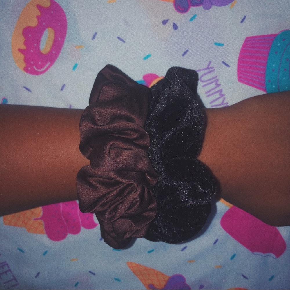 ♡ FINAL SALE ♡ hershey's scrunchie set